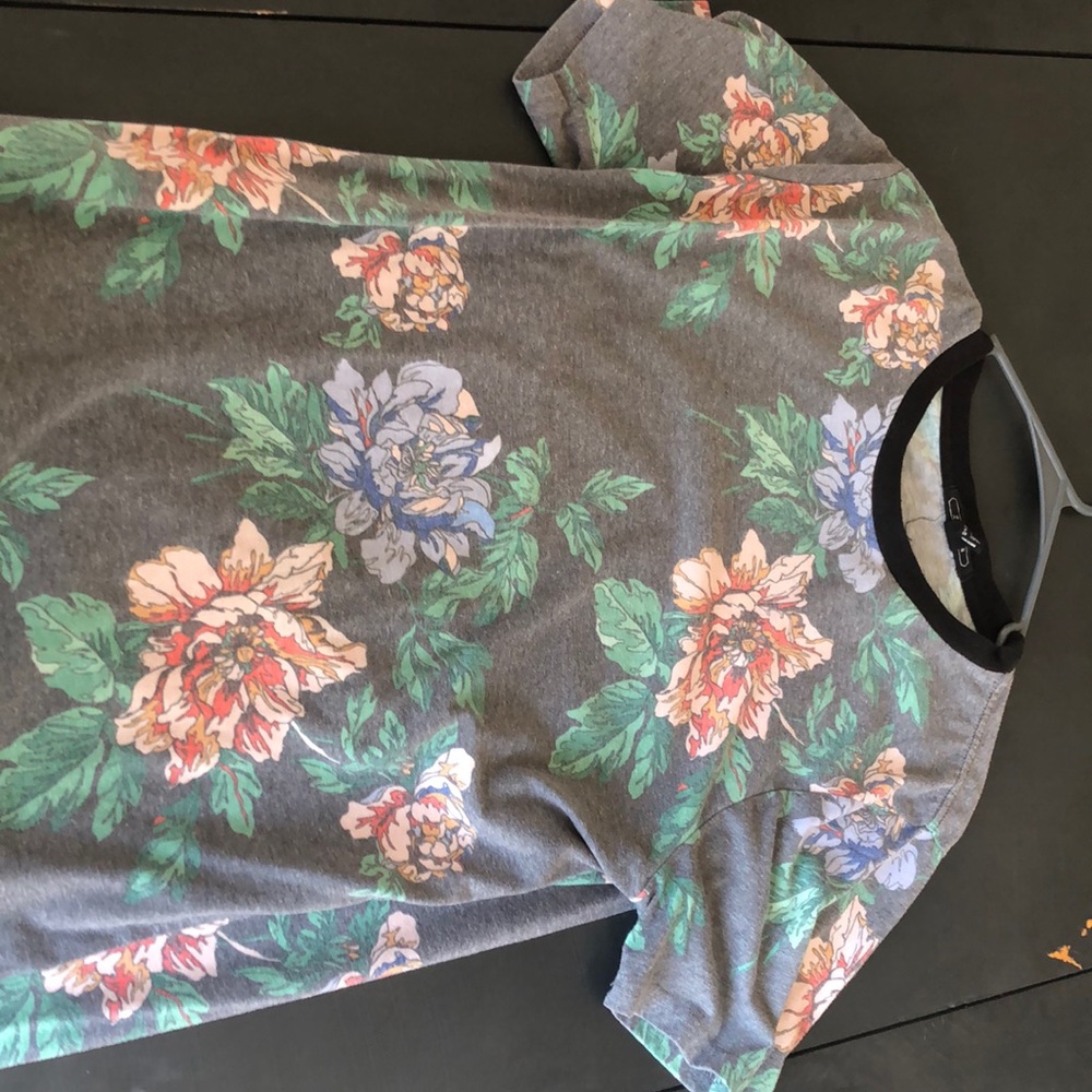 Floral tee
